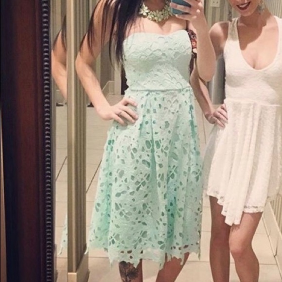 Francesca’s Alya Harpeth Mint Teal Seafoam Midi Guipure Floral Embroidered Dress - Picture 9 of 9